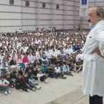 3443-miroli-con-j%c3%b3venes